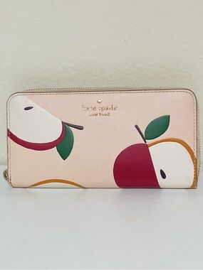 kate‎ spade Honeycrisp Red Apple Continental Wallet Zip-Around